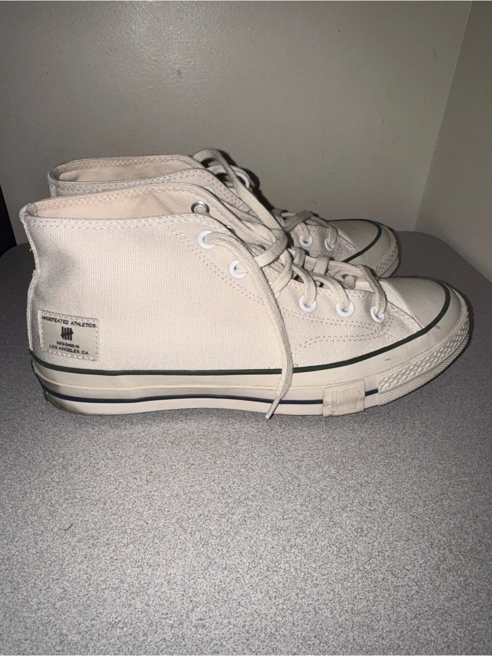 Unisex Undefeated x Converse Chuck 70 Mid in the 'Parchment Chive' Size 8 Men